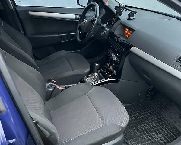 Синий Опель Астра, объемом двигателя 1.69 л и пробегом 292 тыс. км за 5300 $, фото 6 на Automoto.ua