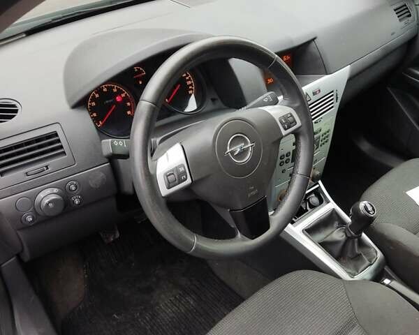 Синий Опель Астра, объемом двигателя 1.6 л и пробегом 230 тыс. км за 5650 $, фото 12 на Automoto.ua