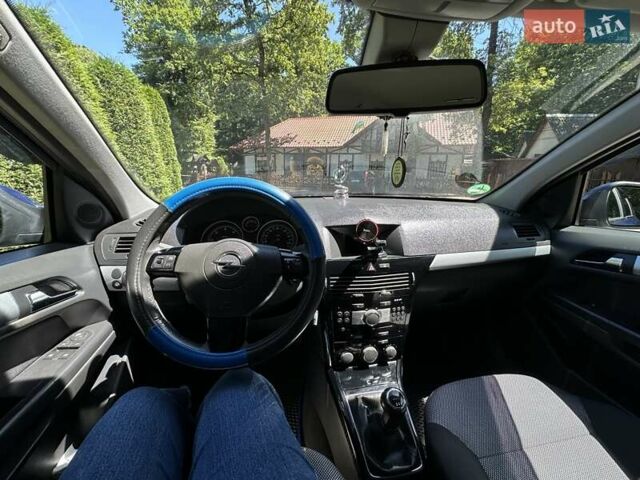 Синий Опель Астра, объемом двигателя 1.69 л и пробегом 270 тыс. км за 7200 $, фото 12 на Automoto.ua