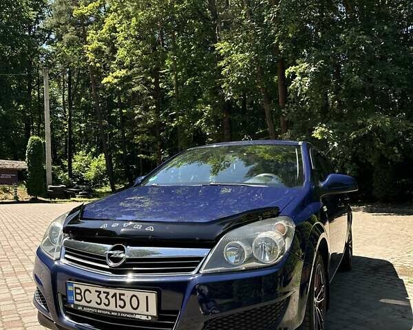 Синий Опель Астра, объемом двигателя 1.69 л и пробегом 270 тыс. км за 7200 $, фото 4 на Automoto.ua