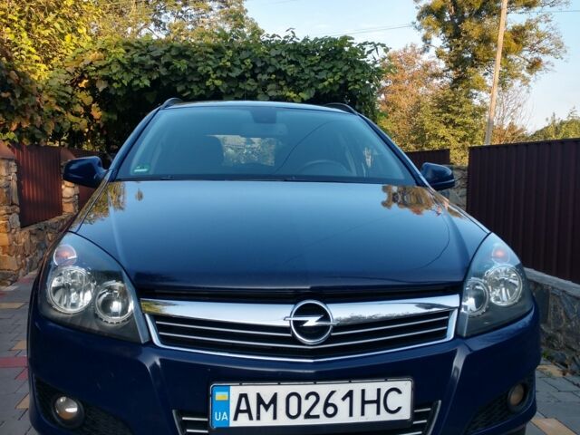 Синий Опель Астра, объемом двигателя 1.7 л и пробегом 275 тыс. км за 5600 $, фото 2 на Automoto.ua