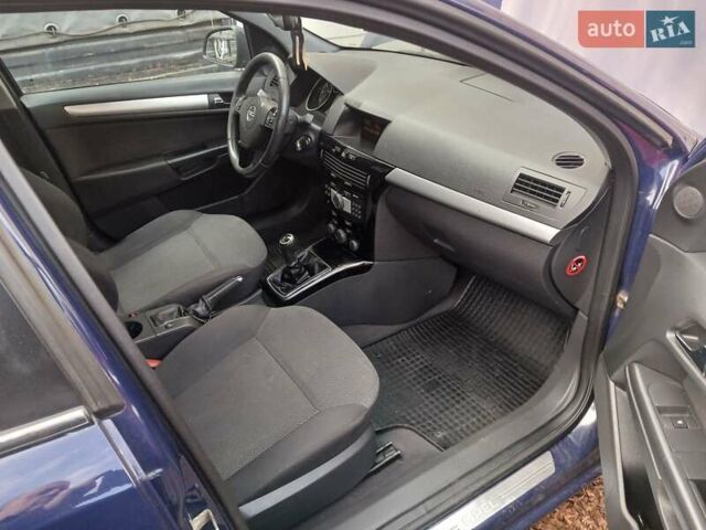 Синий Опель Астра, объемом двигателя 1.69 л и пробегом 190 тыс. км за 5750 $, фото 5 на Automoto.ua