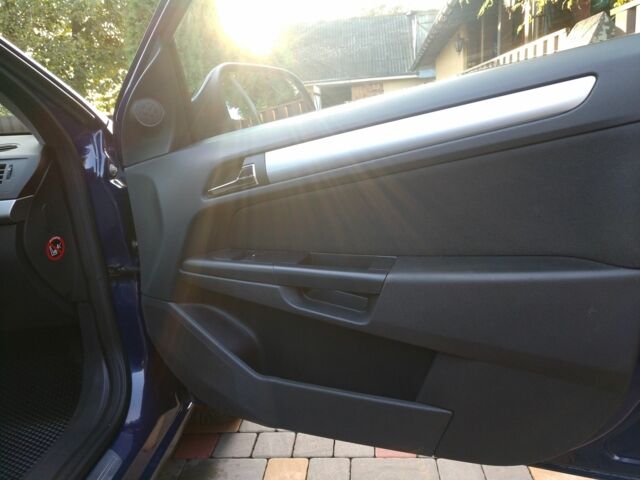 Синий Опель Астра, объемом двигателя 1.7 л и пробегом 275 тыс. км за 5600 $, фото 15 на Automoto.ua