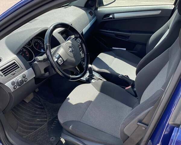 Опель Астра 2010 в Запорожье на Automoto.ua Синий Опель Астра, объемом двигателя 1.8 л и пробегом 193 тыс. км за 8000 $, фото 4 на Automoto.ua