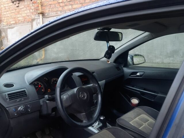 Синий Опель Астра, объемом двигателя 0 л и пробегом 150 тыс. км за 4000 $, фото 4 на Automoto.ua