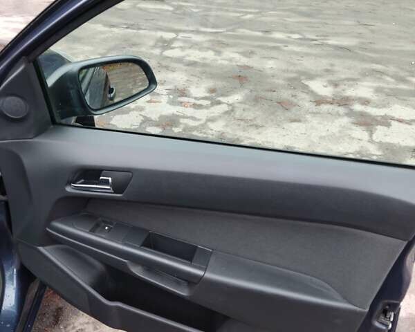 Синий Опель Астра, объемом двигателя 1.6 л и пробегом 230 тыс. км за 5650 $, фото 20 на Automoto.ua