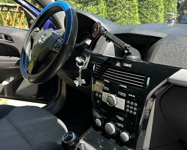 Синий Опель Астра, объемом двигателя 1.69 л и пробегом 270 тыс. км за 7200 $, фото 10 на Automoto.ua