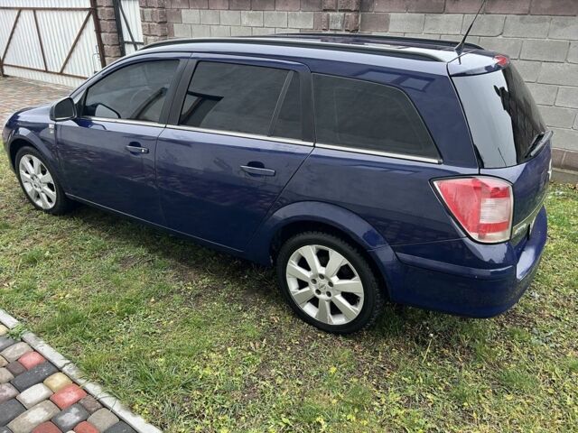 Синий Опель Астра, объемом двигателя 1.7 л и пробегом 292 тыс. км за 5300 $, фото 2 на Automoto.ua