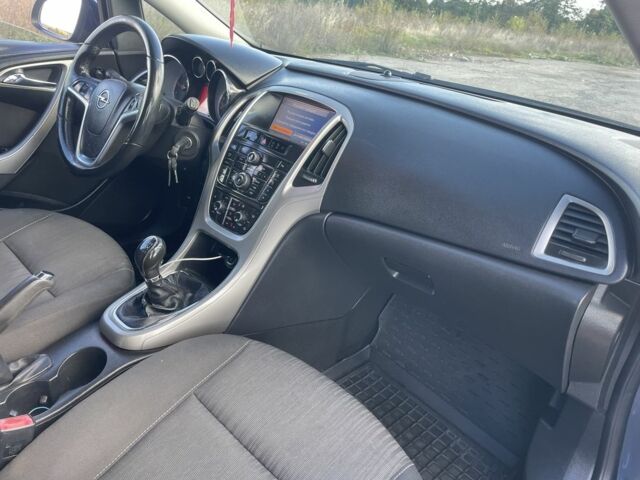 Синий Опель Астра, объемом двигателя 1.7 л и пробегом 220 тыс. км за 7200 $, фото 12 на Automoto.ua