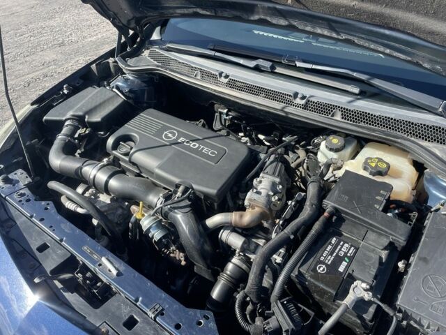 Синий Опель Астра, объемом двигателя 1.7 л и пробегом 220 тыс. км за 7200 $, фото 9 на Automoto.ua