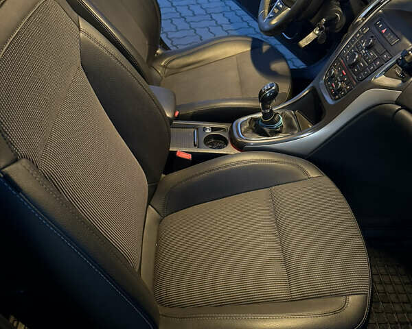 Синий Опель Астра, объемом двигателя 1.7 л и пробегом 171 тыс. км за 8700 $, фото 31 на Automoto.ua