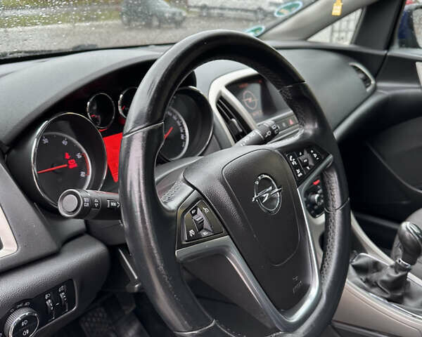 Синий Опель Астра, объемом двигателя 1.7 л и пробегом 211 тыс. км за 6400 $, фото 20 на Automoto.ua