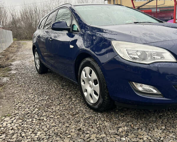 Синий Опель Астра, объемом двигателя 1.7 л и пробегом 233 тыс. км за 6300 $, фото 2 на Automoto.ua