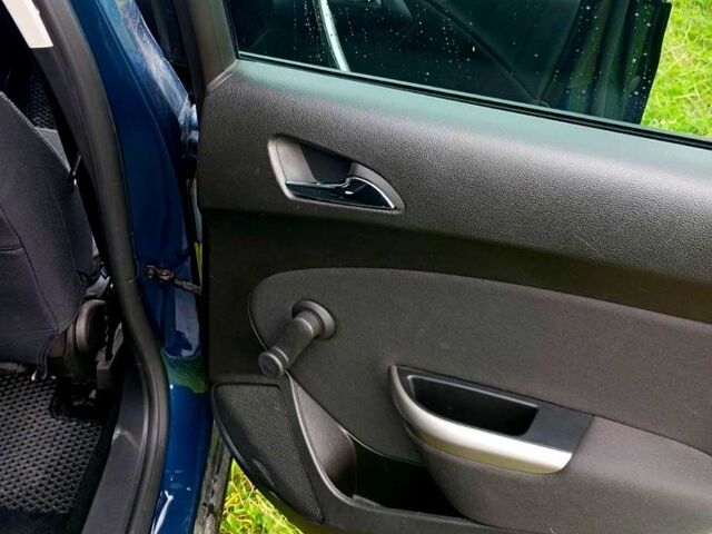 Синий Опель Астра, объемом двигателя 1.7 л и пробегом 200 тыс. км за 6800 $, фото 6 на Automoto.ua