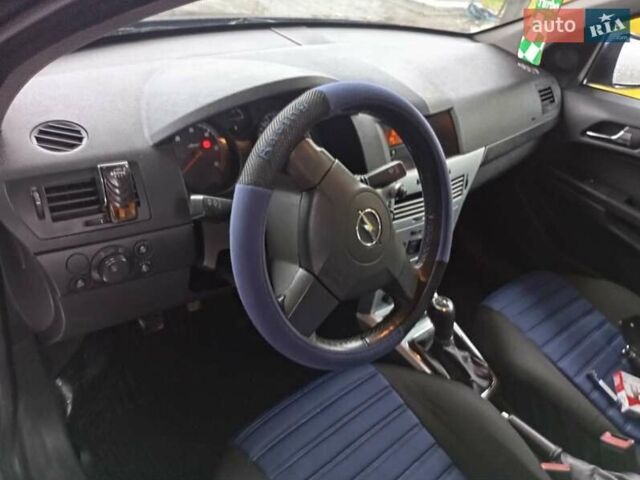 Синий Опель Астра, объемом двигателя 1.7 л и пробегом 245 тыс. км за 5550 $, фото 13 на Automoto.ua