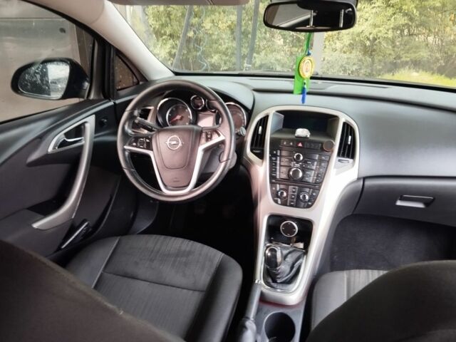 Опель Астра 2011 в Береговом на Automoto.ua Синий Опель Астра, объемом двигателя 1.7 л и пробегом 209 тыс. км за 7500 $, фото 12 на Automoto.ua