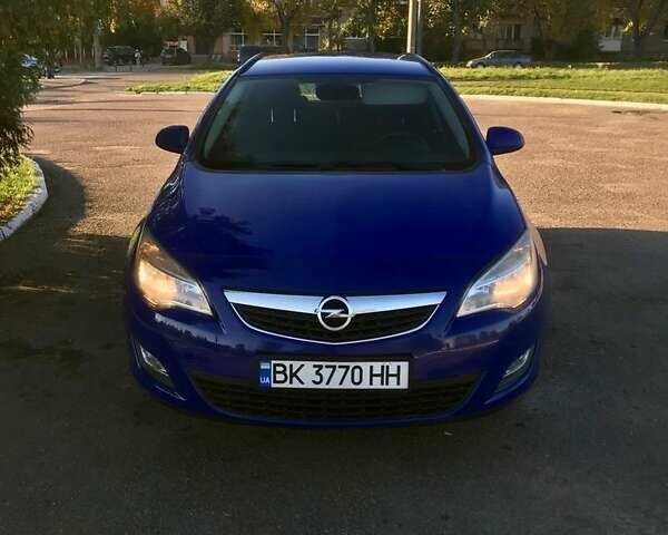 Синий Опель Астра, объемом двигателя 1.7 л и пробегом 302 тыс. км за 6500 $, фото 6 на Automoto.ua