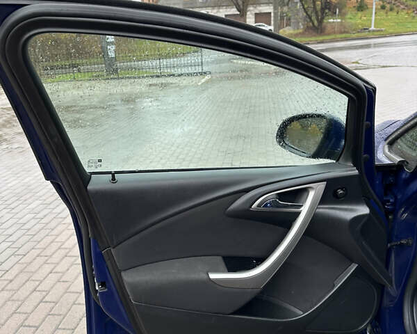 Синий Опель Астра, объемом двигателя 1.7 л и пробегом 211 тыс. км за 6400 $, фото 18 на Automoto.ua