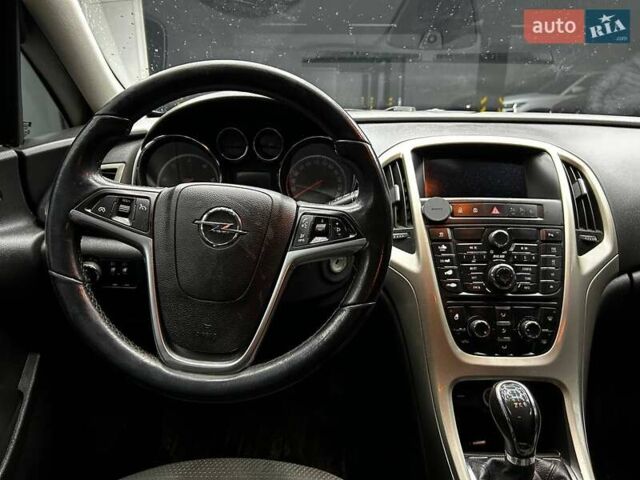 Синий Опель Астра, объемом двигателя 1.69 л и пробегом 231 тыс. км за 7500 $, фото 13 на Automoto.ua