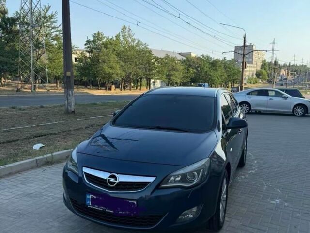 Синий Опель Астра, объемом двигателя 1.7 л и пробегом 194 тыс. км за 7900 $, фото 8 на Automoto.ua