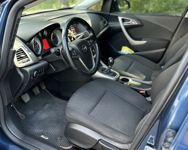 Синий Опель Астра, объемом двигателя 1.3 л и пробегом 315 тыс. км за 6700 $, фото 8 на Automoto.ua