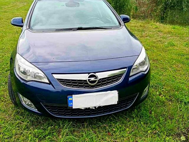 Синий Опель Астра, объемом двигателя 1.7 л и пробегом 200 тыс. км за 6800 $, фото 1 на Automoto.ua