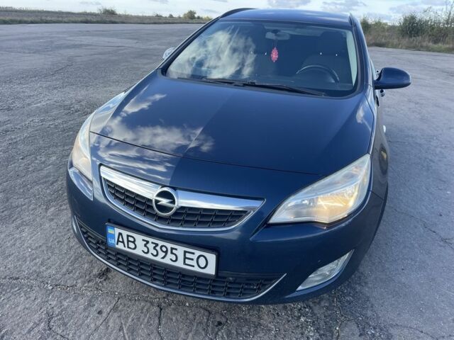 Синий Опель Астра, объемом двигателя 1.7 л и пробегом 220 тыс. км за 7200 $, фото 1 на Automoto.ua