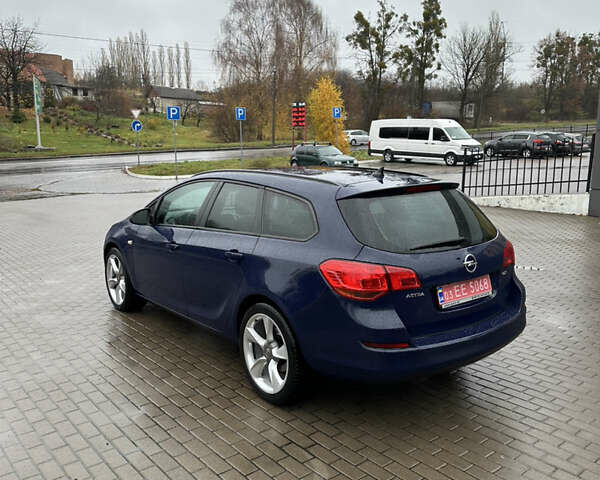 Синий Опель Астра, объемом двигателя 1.7 л и пробегом 211 тыс. км за 6400 $, фото 4 на Automoto.ua
