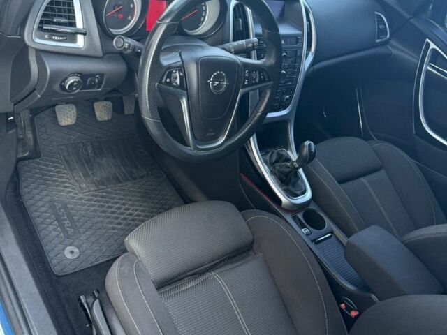 Синий Опель Астра, объемом двигателя 1.7 л и пробегом 194 тыс. км за 7900 $, фото 14 на Automoto.ua