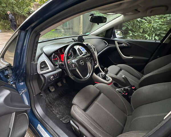 Синий Опель Астра, объемом двигателя 1.7 л и пробегом 231 тыс. км за 7000 $, фото 28 на Automoto.ua