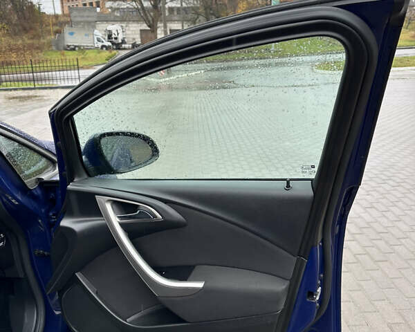 Синий Опель Астра, объемом двигателя 1.7 л и пробегом 211 тыс. км за 6400 $, фото 14 на Automoto.ua