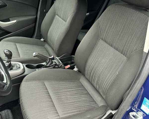 Синий Опель Астра, объемом двигателя 1.7 л и пробегом 211 тыс. км за 6400 $, фото 19 на Automoto.ua