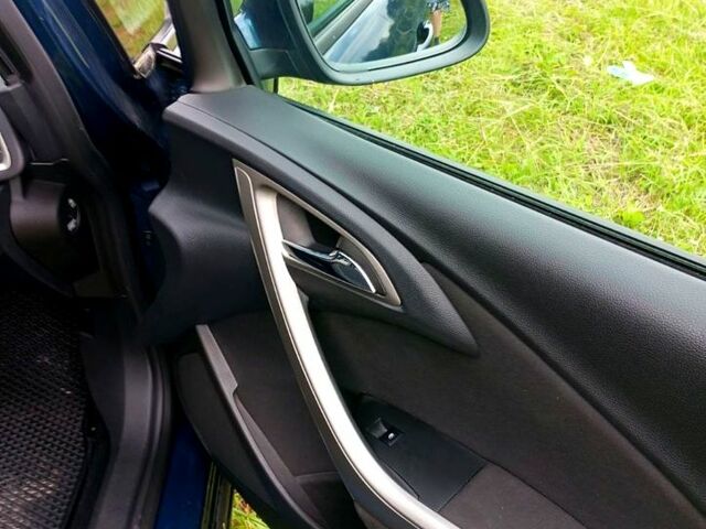 Синий Опель Астра, объемом двигателя 1.7 л и пробегом 200 тыс. км за 6800 $, фото 5 на Automoto.ua