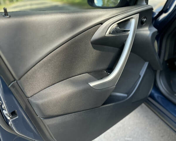 Синий Опель Астра, объемом двигателя 1.3 л и пробегом 315 тыс. км за 6700 $, фото 9 на Automoto.ua