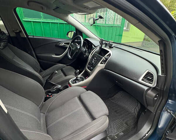 Синий Опель Астра, объемом двигателя 1.7 л и пробегом 231 тыс. км за 7000 $, фото 17 на Automoto.ua