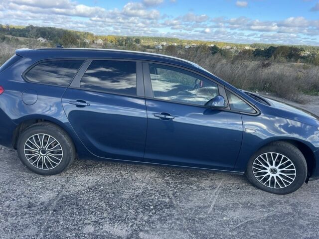 Синий Опель Астра, объемом двигателя 1.7 л и пробегом 220 тыс. км за 7200 $, фото 5 на Automoto.ua