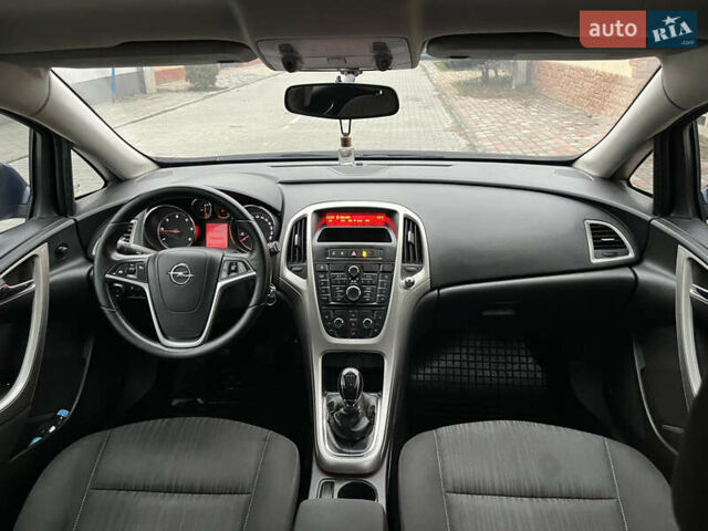 Синий Опель Астра, объемом двигателя 1.69 л и пробегом 257 тыс. км за 6300 $, фото 23 на Automoto.ua