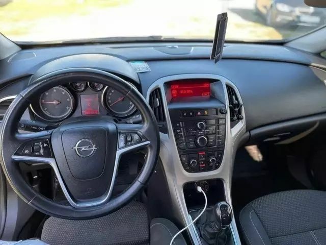 Синий Опель Астра, объемом двигателя 0 л и пробегом 250 тыс. км за 6800 $, фото 9 на Automoto.ua