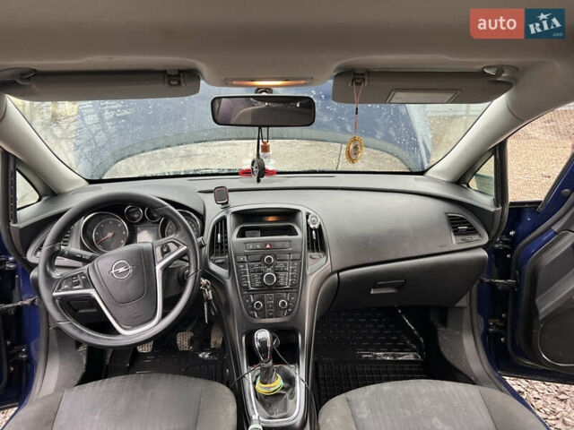 Синий Опель Астра, объемом двигателя 1.7 л и пробегом 233 тыс. км за 6300 $, фото 8 на Automoto.ua