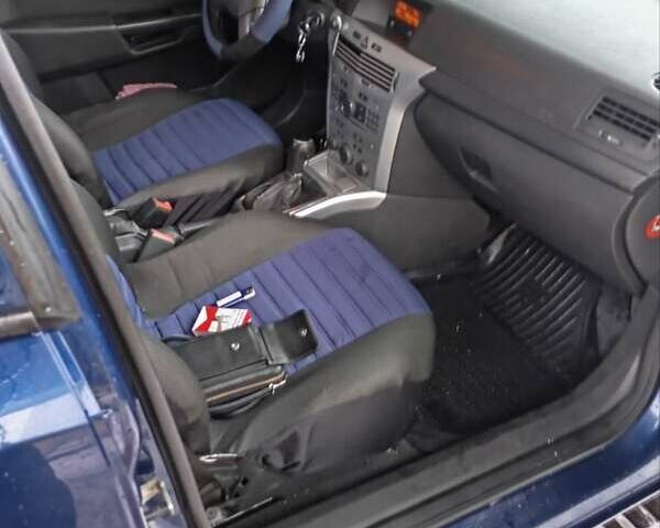 Синий Опель Астра, объемом двигателя 1.7 л и пробегом 247 тыс. км за 5550 $, фото 15 на Automoto.ua