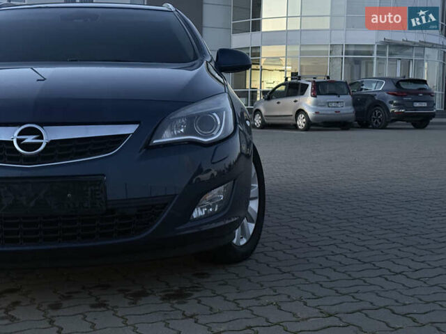 Синий Опель Астра, объемом двигателя 1.7 л и пробегом 171 тыс. км за 8700 $, фото 54 на Automoto.ua