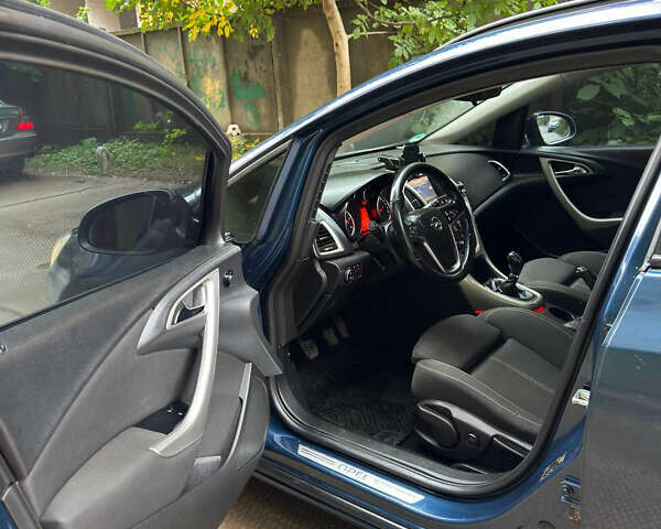 Синий Опель Астра, объемом двигателя 1.7 л и пробегом 231 тыс. км за 7000 $, фото 23 на Automoto.ua