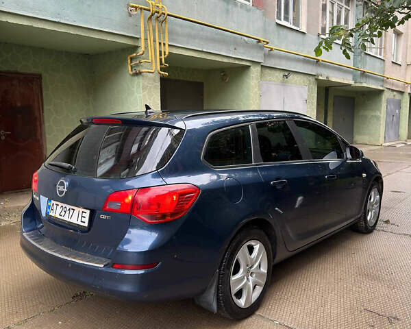 Синий Опель Астра, объемом двигателя 1.7 л и пробегом 231 тыс. км за 7000 $, фото 1 на Automoto.ua