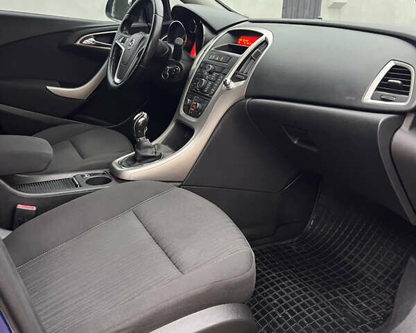 Синий Опель Астра, объемом двигателя 1.69 л и пробегом 257 тыс. км за 6300 $, фото 26 на Automoto.ua