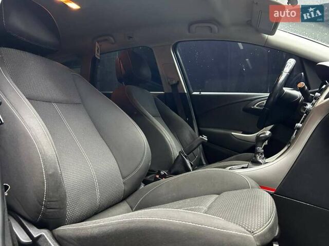 Синий Опель Астра, объемом двигателя 1.69 л и пробегом 231 тыс. км за 7500 $, фото 6 на Automoto.ua