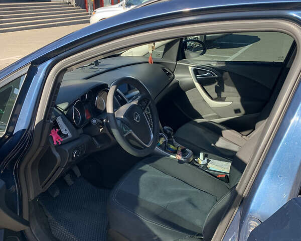 Синий Опель Астра, объемом двигателя 1.7 л и пробегом 346 тыс. км за 6150 $, фото 8 на Automoto.ua