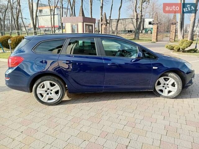 Синий Опель Астра, объемом двигателя 1.7 л и пробегом 296 тыс. км за 6300 $, фото 5 на Automoto.ua