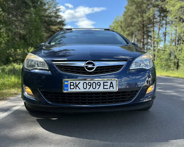 Синий Опель Астра, объемом двигателя 1.3 л и пробегом 315 тыс. км за 6700 $, фото 6 на Automoto.ua