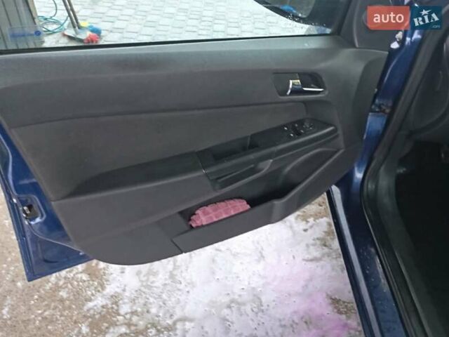 Синий Опель Астра, объемом двигателя 1.7 л и пробегом 245 тыс. км за 5550 $, фото 12 на Automoto.ua