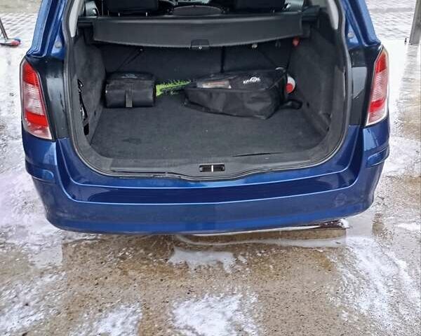 Синий Опель Астра, объемом двигателя 1.7 л и пробегом 247 тыс. км за 5550 $, фото 9 на Automoto.ua